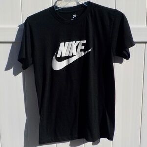 "The Nike Tee" Size M, Black and White